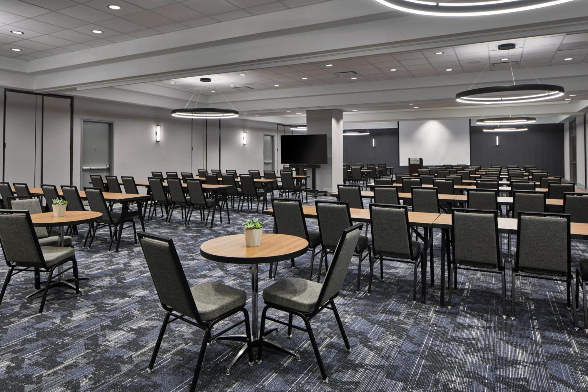 Courtyard By Marriott Detroit Downtown Hotel Exterior photo