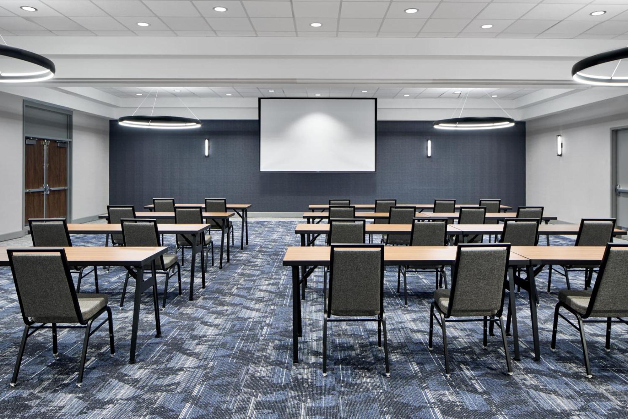 Courtyard By Marriott Detroit Downtown Hotel Exterior photo